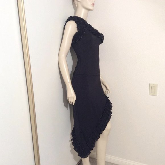 Asymmetrical black ruffled prom dress;100% stretchy  Size L - Picture 1 of 10